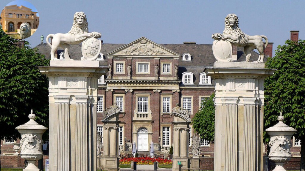 are house statues architecture