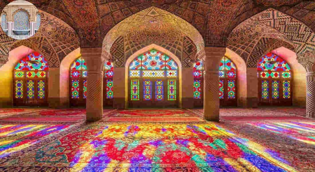 which best describes islamic house architecture